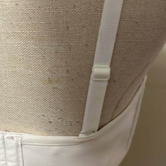 Vanity Fair strapless underwire bra,(new)size 40D - Picture 4 of 7